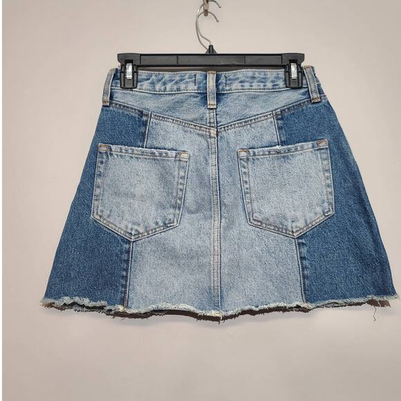 Abercrombie & Fitch Natural Rise Two Tone Raw Hem Denim Mini Skirt Size 0 - Picture 2 of 5